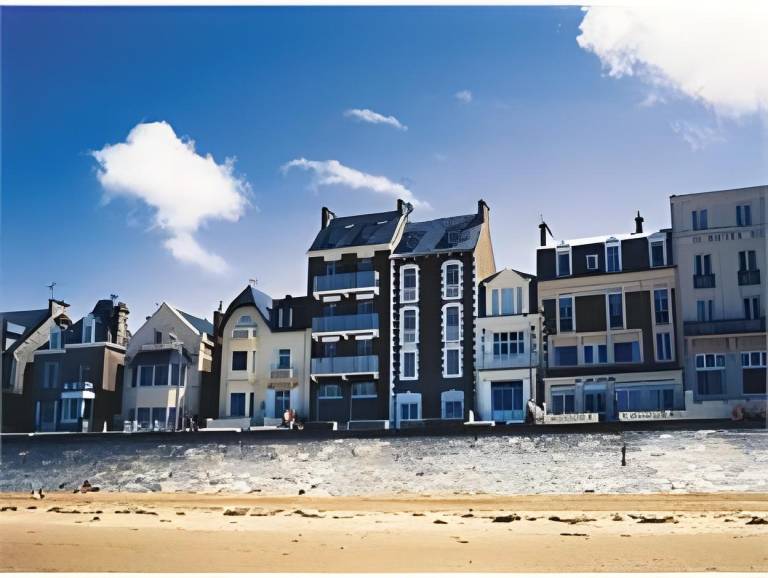 Antinea in Dinard