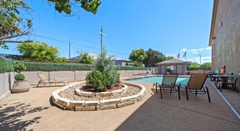Days Inn by Wyndham Round Rock — photo 4