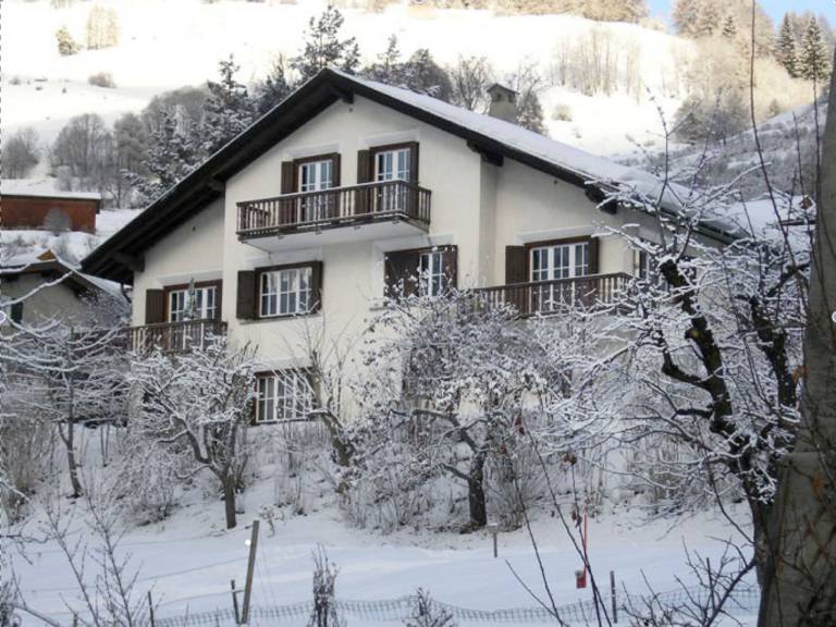 Holiday apartment with patio | Dogs allowed in Scuol