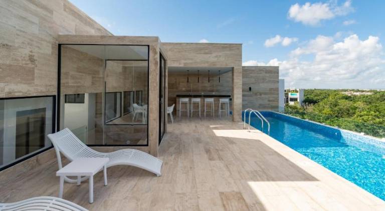 Apartment with pool — photo 3