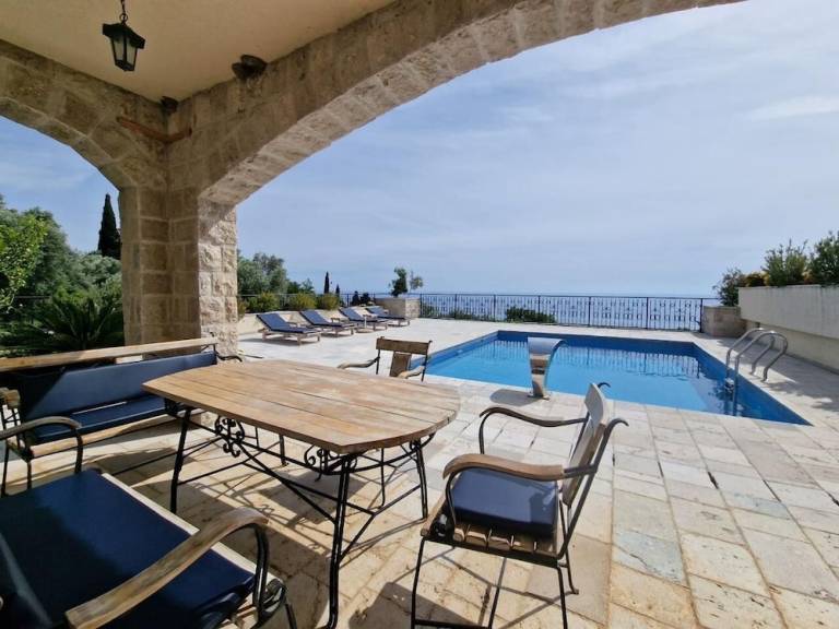 Villa  Petrovac na moru