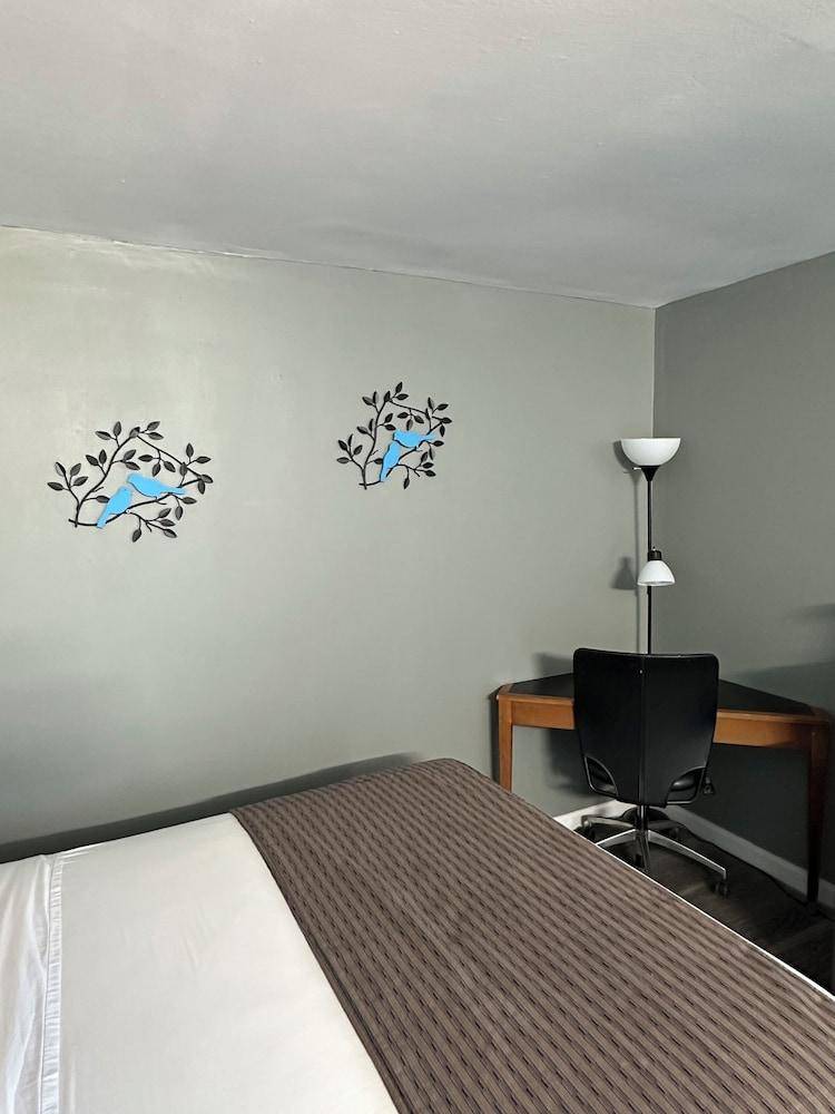 Travel Inn & Suites — photo 3