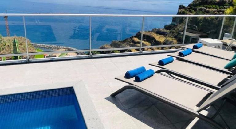 Pleasant villa with BBQ, private pool & patio | Pet-friendly — photo 3