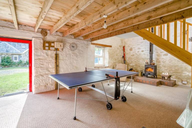 Cottage with yard — photo 4