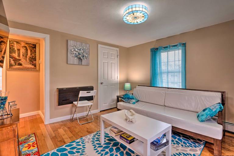 Cozy Third-Story Apartment in Dtwn Brockton! — photo 5