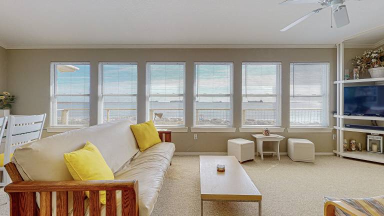 Family-oriented lovely vacation home with patio | Dogs allowed — photo 3