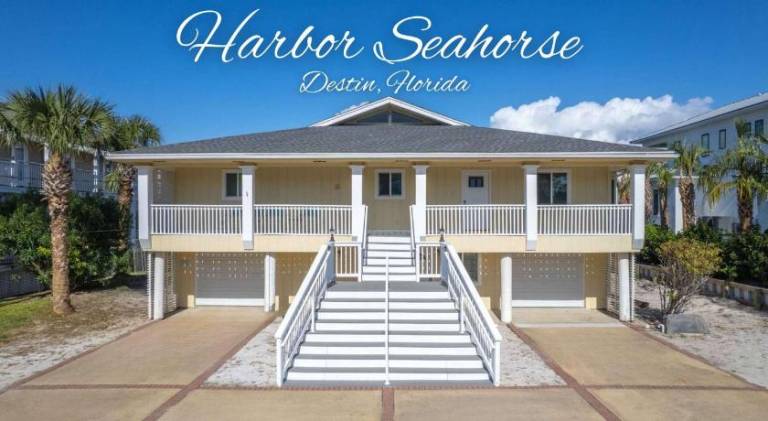 Ample vacation home with yard | Dogs allowed in Destin, FL