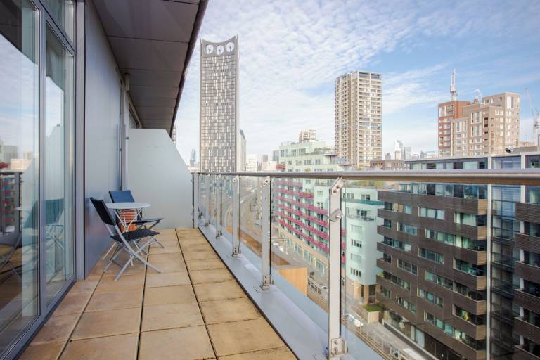 Condo  Walworth
