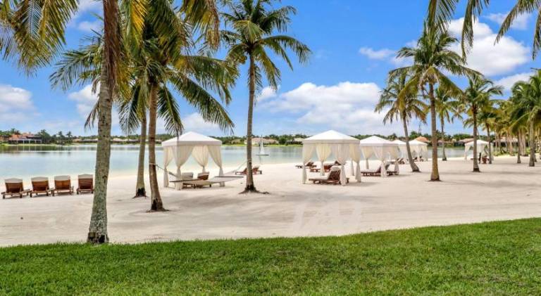 166 m&sup2; Ferienhaus