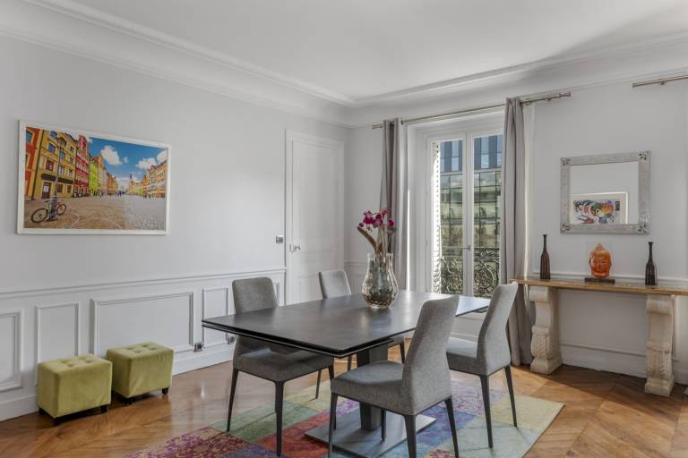 Luxury 4 Bed Residence - Next to Arc de Triomphe — photo 5