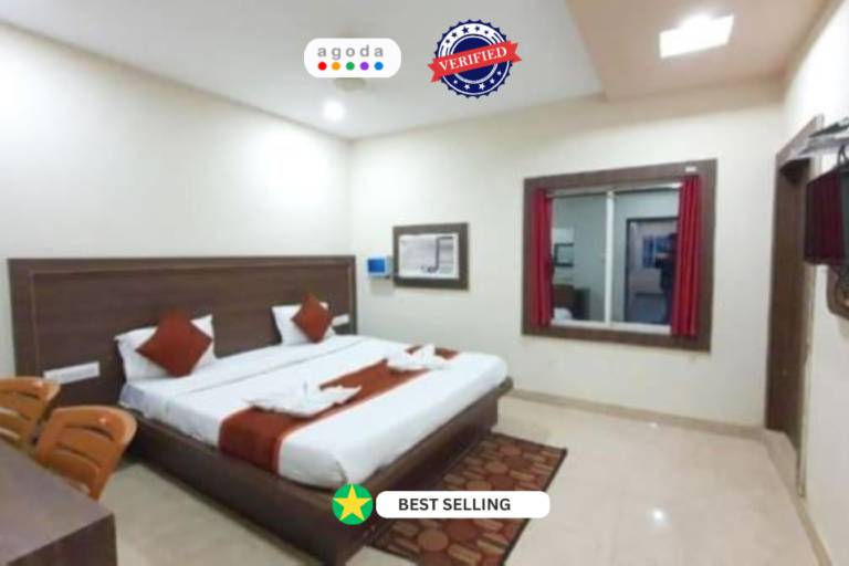Sea Beach Side Hotel Goroomgo Sea Queen Puri with Premium Room in Brahmagiri