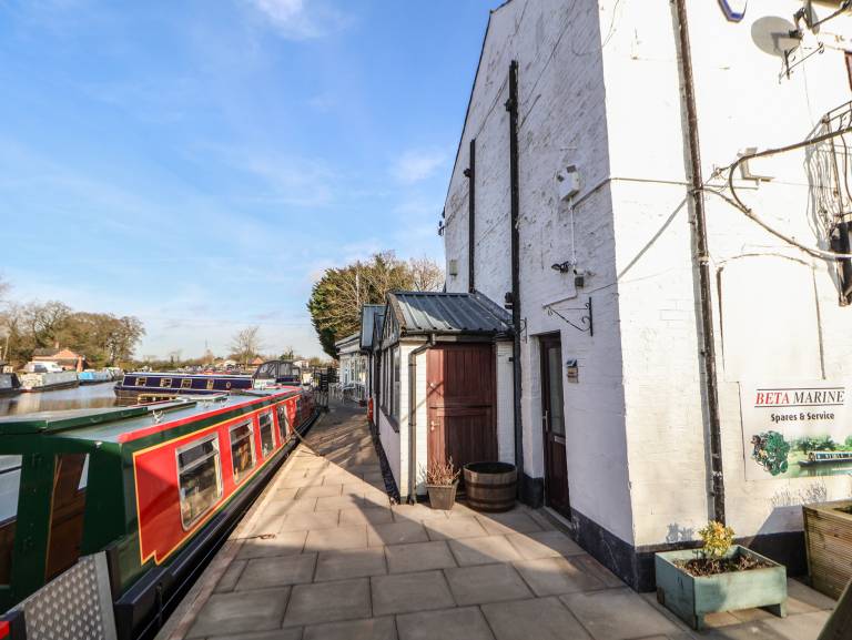 Cottage with 2 rooms for 4 persons — photo 4