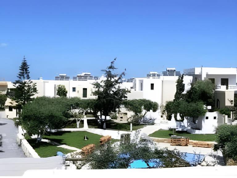 Wonderful serviced apartment with yard, terrace & pool | Next to the beach | Dogs allowed in Hersonissos
