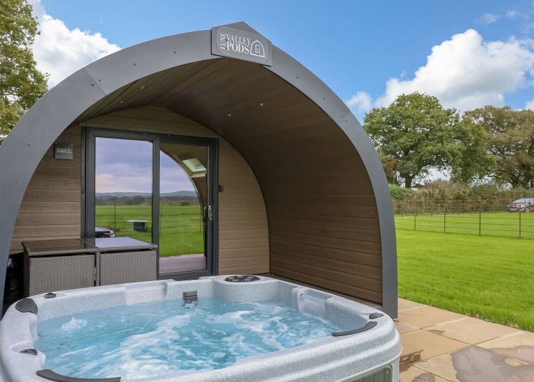 Chalet Queen Camel