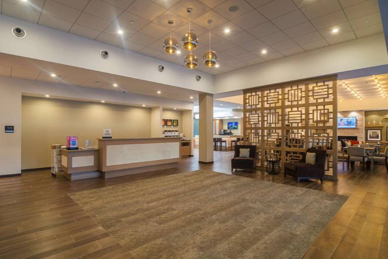Hampton Inn Chicago North/Loyola Station — photo 5