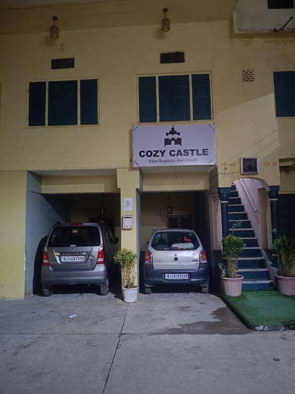 Cozy Castle Inn