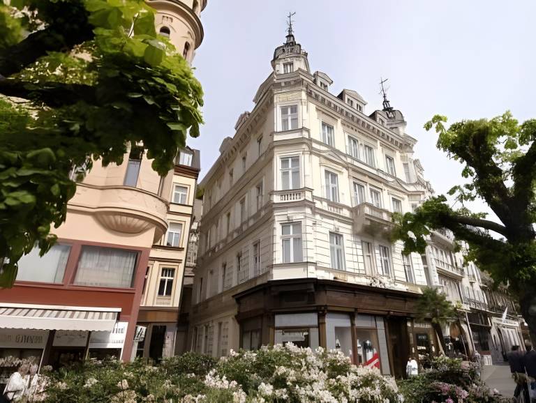 Esplanade Self Check-in Hotel in Karlovy Vary