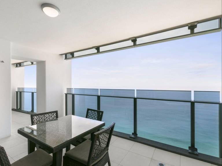 Apartment Surfers Paradise