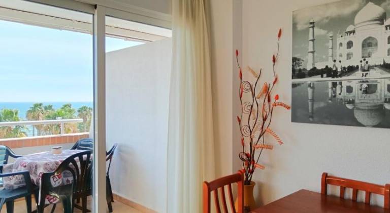 Holiday apartment with patio, pool & garden — photo 3