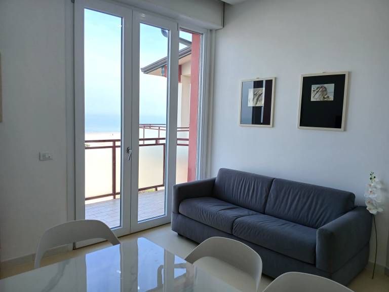 Apartment with patio | Sea view — photo 4