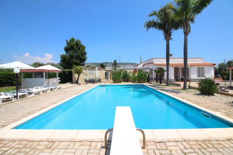 Vacation home with barbecue, garden & pool | Nature view — photo 2