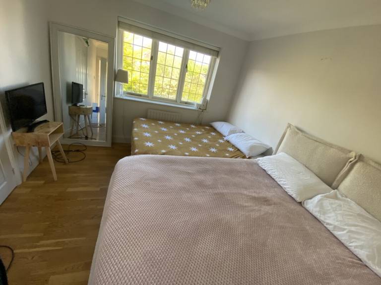 Private room Tadworth