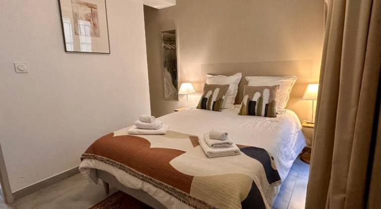 T3 Appartement HYPERCENTRE PROCHE COMMERCE- PARKING - 2 Chambres Wifi Gratuit — photo 2