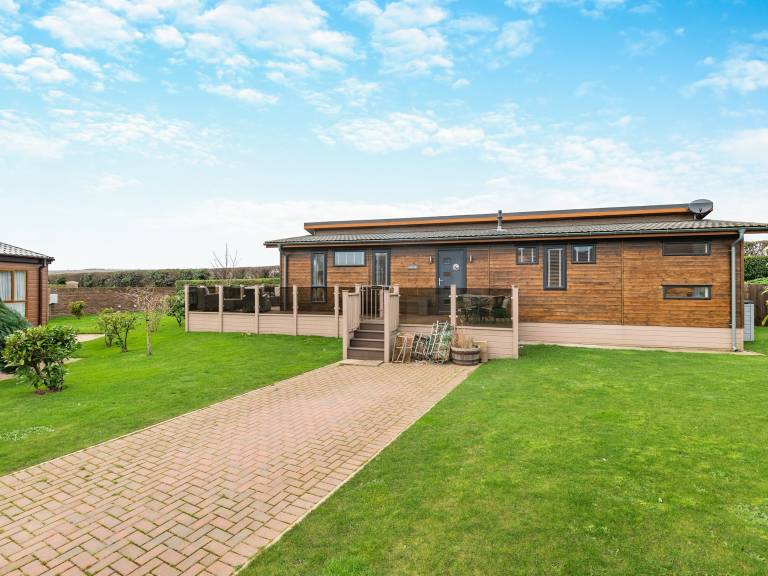 Lobster Lodge UK48630