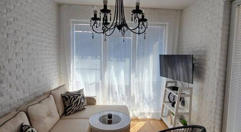 Apartment with pool — photo 2
