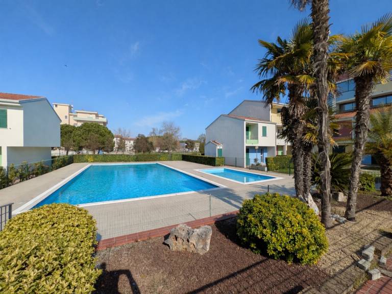 Charming two-level villa with pool — photo 2