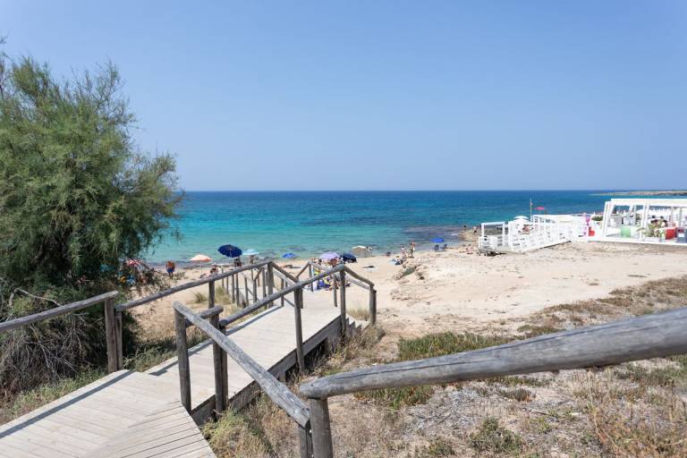 Villa with patio, garden & BBQ | Sea view — photo 4