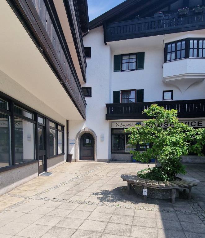 Apartment with patio | Mountain view — photo 3