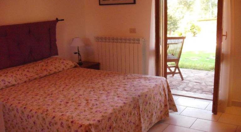 Pleasant serviced apartment with pool, barbeque & patio | Pets allowed — photo 2
