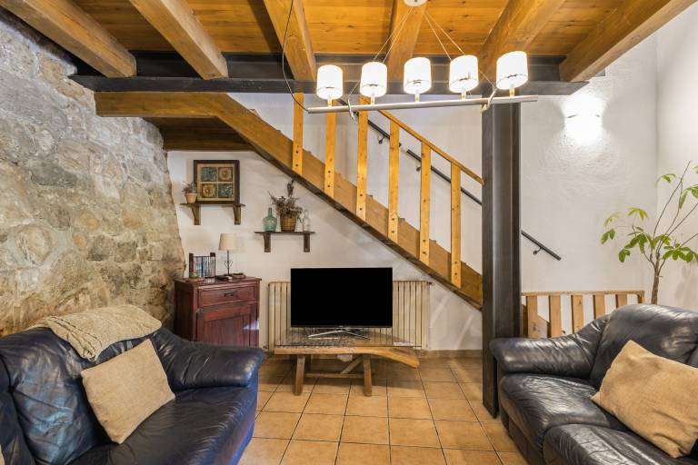 Country House 'La Casa Del Moli' with Mountain Views, Private Terrace & High-speed Wi-Fi — photo 4