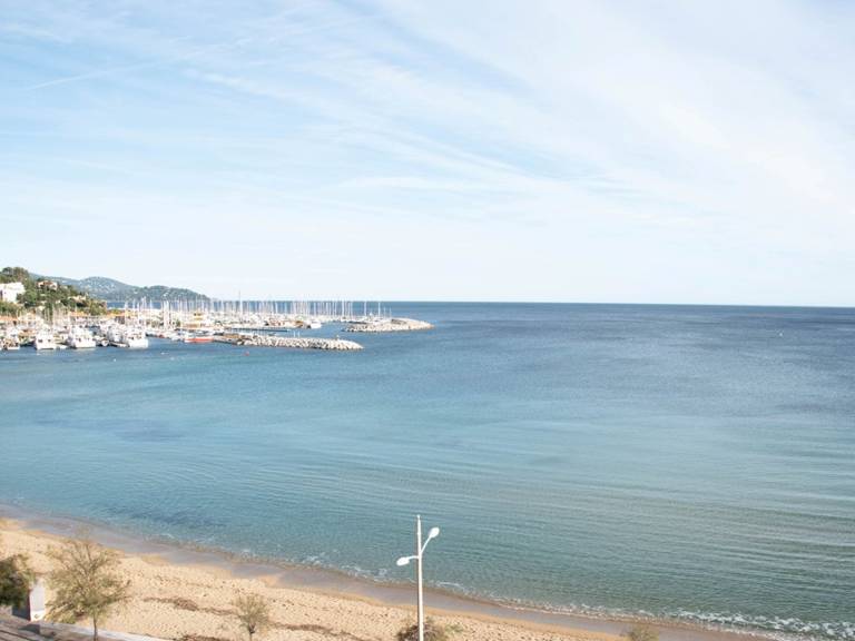 Apartment | Close to the beach | Dogs allowed in Le Lavandou