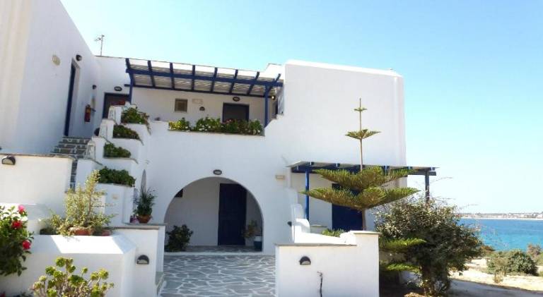 Rental apartment with garden & terrace | Close to the beach | Pets are welcome in Naxos