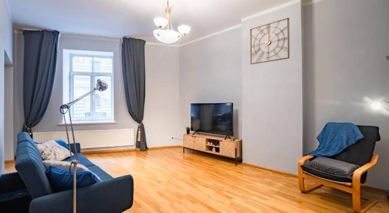 Spacious 2BR for 8 Guests, Quite Centre, Art Nouveau Riga Area — photo 2