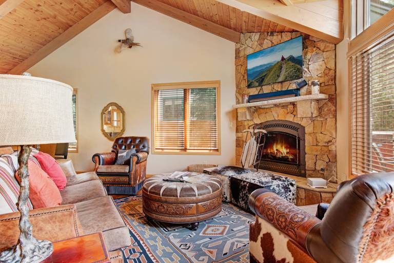 4515 BigHorn Road — photo 2