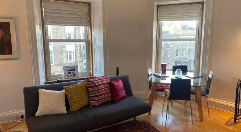 Beautiful apartment | Next to Edinburgh Castle | Dogs allowed in Edinburgh