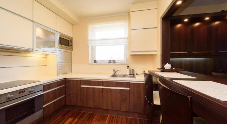 Podrozniczy apartament od dziedzinca, parking, Rynek 700 m — photo 4
