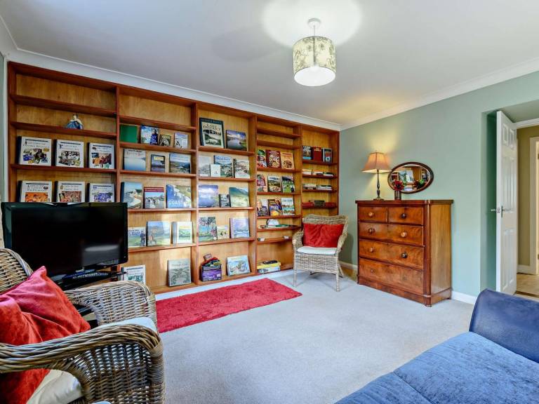 Fully equipped cottage with yard | Pets allowed — photo 4