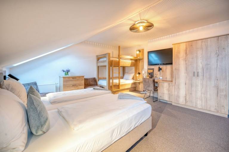 Bed & Breakfast  Ainring
