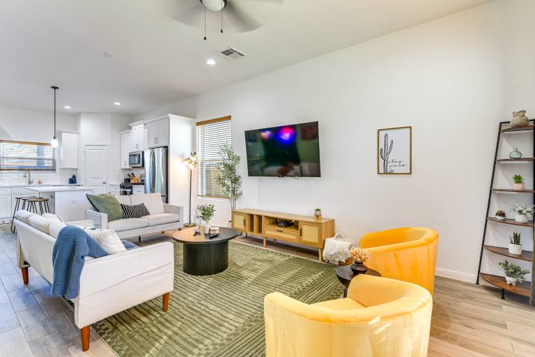 4 Mi to NRG Stadium: Dog-Friendly World Cup Stay! in Houston, TX