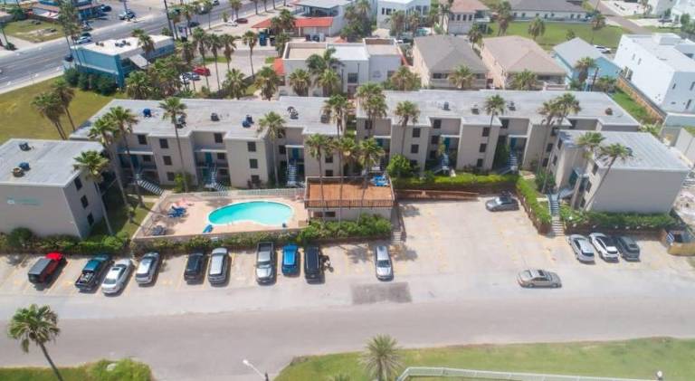 Pleasant vacation home with pool | Close to the beach | Pet-friendly — photo 3