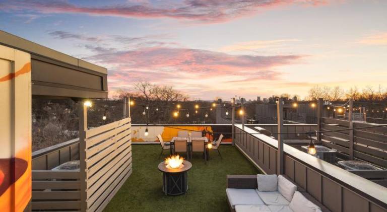 Fully equipped charming vacation home with patio | Pets are welcome — photo 4