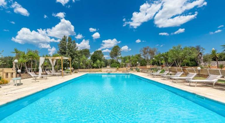 Charming villa with garden, pool & patio | Pet-friendly — photo 5