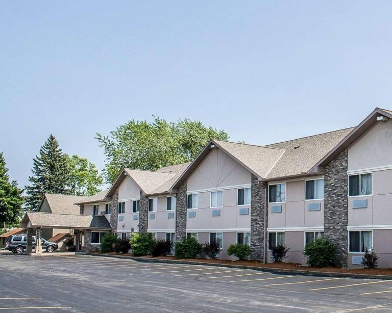 Quality Inn & Suites Sturgeon Bay in Door County, WI