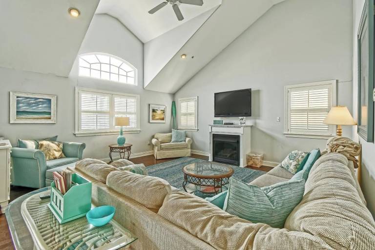 Condo Avalon