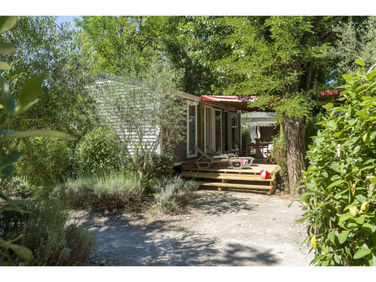 Vacation home with barbecue, pool & terrace — photo 3