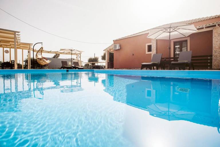 Villa with BBQ, private pool & fast internet | Garden view in Corfu